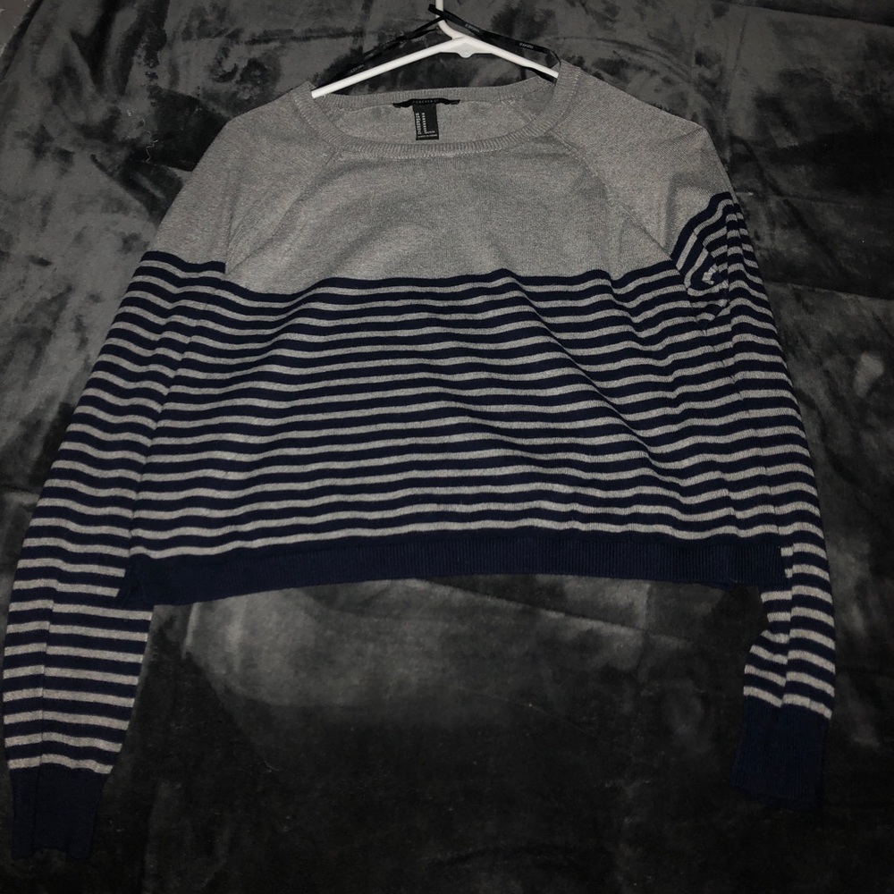 Cropped sweater, so cute!
